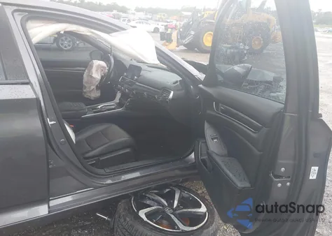 2018 Honda Accord Sport 2.0T z USA, uszkodzony, nr VIN 1HGCV2F32JA012191